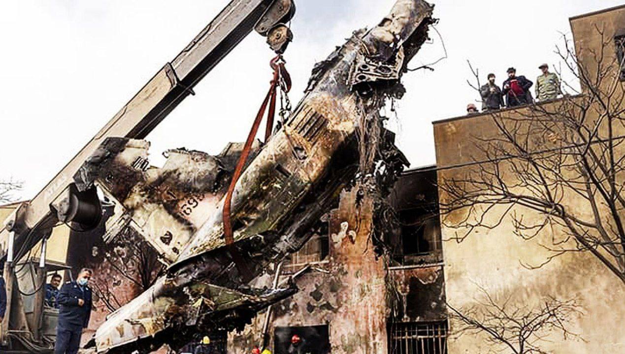 سقوط هواپیمای جنگی در تبریز(عکس)