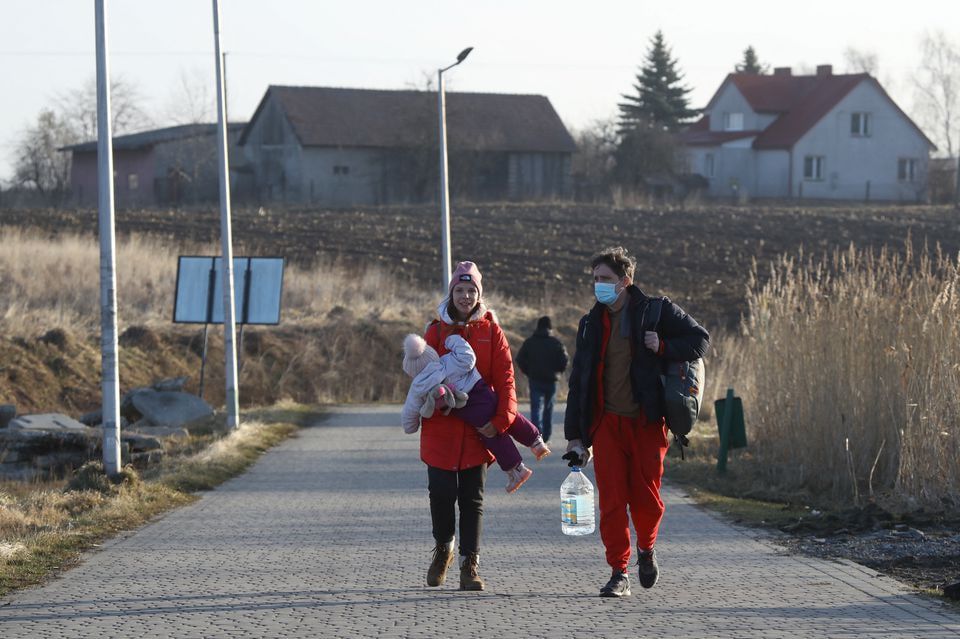 هجوم شهروندان اوکراین به گذرگاه مرزی لهستان
