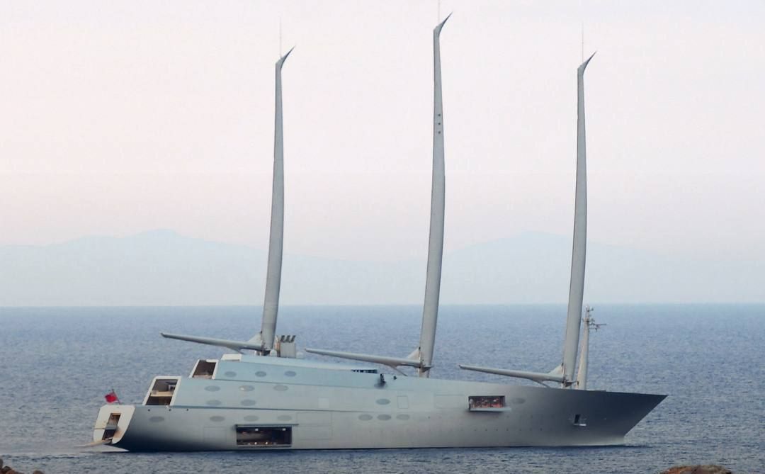🔹مقامات ایتالیایی یک قایق تفریحی ۵۳۰ میلیون یورویی متعلق به میلیاردر روسی آندری ملنیچنکو را توقیف کردند.
