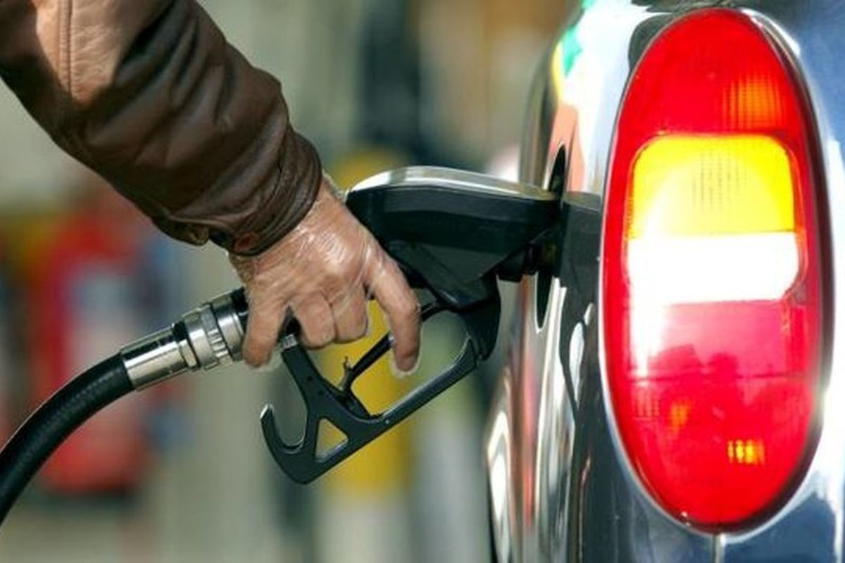 میانگین توزیع روزانه ۱۱۱ میلیون لیتر بنزین در کشور در تعطیلات شروع سال ۱۴۰۱