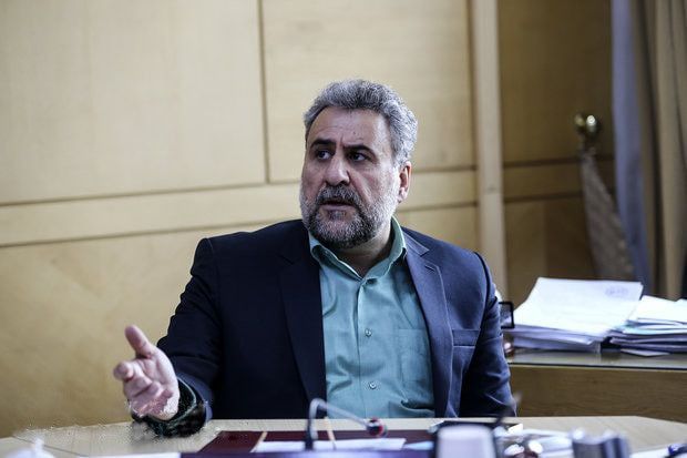 فلاحت‌پیشه: خودروسازان در همه نهادهای تصمیم‌گیر کشور نفوذ دارند