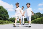 چرا نحوه راه رفتن کودکان ژاپنی متفاوت است؟