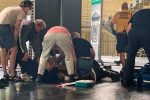سه هفته از حمله به سلمان رشدی گذشت؛ حتی یک عکس از او منتشر نشد