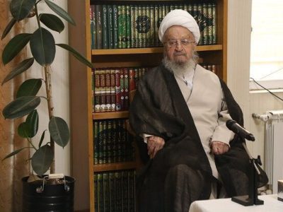 انتقاد آیت‌الله مکارم شیرازی از «افزایش لحظه‌به‌لحظه قیمت‌ها» در دیدار وزیر صمت