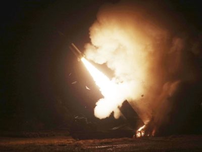 انفجار یکی از موشک‌های کره جنوبی در جریان رزمایش مشترک با آمریکا