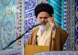 امام جمعه قم: آمریکایی‌ها می‌گویند ایران ما را آزار می‌دهد
