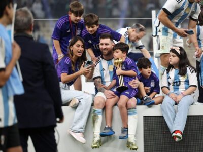 لیونل مسی و خانواده‌اش در جشن قهرمانی آرژانتین(عکس)