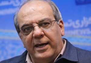 عباس عبدی: وعده‌های غیردقیق مردم را عصبانی می‌کند