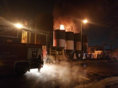 علت آتش‌سوزی در کارخانه تصفیه روغن در آذرشهر اعلام شد