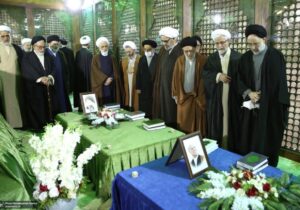 حضور اعضای مجمع روحانیون مبارز بر مزار اکبر هاشمی رفسنجانی