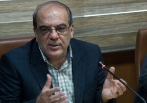 عباس عبدی: حل مسائل ایران در سطح این دولت نیست