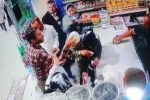 روایت صاحب لبنیاتی از ماجرای ریختن سطل ماست روی سر دو خانم