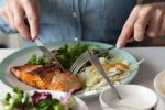 ۶ گروه غذایی شگفت‌انگیز برای سلامت قلب و مغز