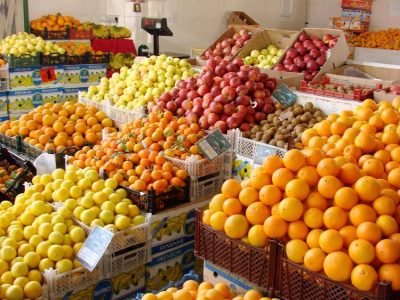 انتقاد شدید روزنامه اصولگرا از گرانی میوه و گوشت و لبنیات
