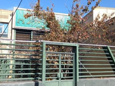 کارکنان شهرداری مراغه درب ساختمان شورا را قفل و زنجیر کردند