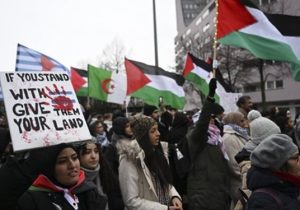 راهپیمایی  در برلین در حمایت از فلسطین و انزجار از تل‌آویو