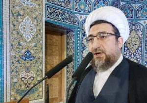 دشمن به دنبال بالا و پایین شدن روسری روی سر نیست، هدف خانواده است