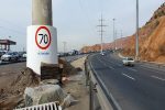 اجرای تابلوهای انتظامی و ترافیکی در سازه‌های انتقال برق فشار قوی اتوبان پاسداران