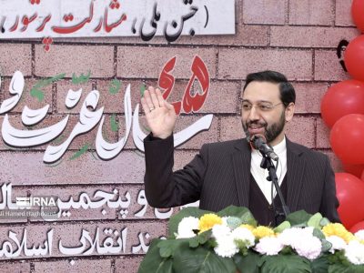 بی تفاوتی جوانان به مسائل پیرامونی، خواست دشمنان است