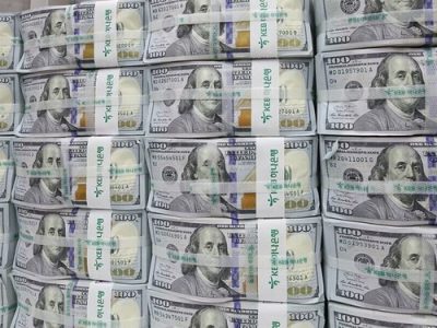 پیش بینی ۱۰ اقتصاددان از قیمت دلار در روز‌های آینده