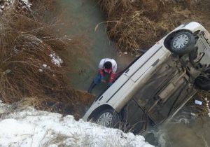 سقوط یک دستگاه سمند به دره با یک کشته در آذربایجان‌شرقی