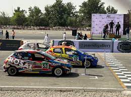 برگزاری مسابقات اتومبیلرانی درگ دستجات آزاد کشور در تبریز