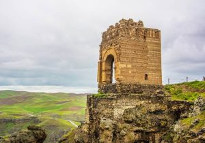 سفری به تاریخ بر بلندای قلعه‌های آذربایجان‌شرقی