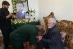 اهدای لوح سپاس فرمانده کل سپاه به خانواده شهید خدمت «مالک رحمتی» 