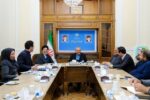 دست یکایک شهروندان را برای همکاری می‌فشارم