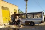 برخورد مینی‌ بوس با دیوار در جاده تبریز – آذرشهر ۱۱ مصدوم به جا گذاشت