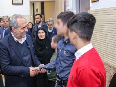 میهمانی یلدایی استاندار آذربایجان شرقی در جمع کودکان مجموعه «فرزندان رحمت»