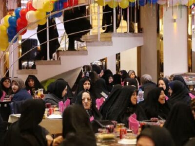 چهار هزار و ۷۳۳ مادر و همسر شهدای آذربایجان‌شرقی در قید حیات هستند
