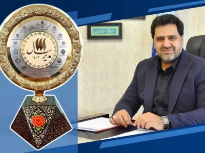 نشان عالی مدیر سال در دستان دکتر میراشرفی مدیرعامل و نائب رئیس هیئت مدیره پتروشیمی تبریز