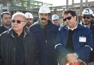 دبیری: دولت با تمام توان در کنار صنعت است