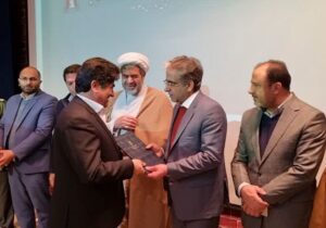 فرمانداران در مسیر افزایش اعتماد عمومی تلاش کنند