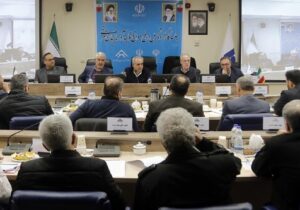 مدیران، مسایل استانی را در سطح ملی مطالبه گرانه پیگیری کنند