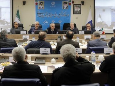 مدیران، مسایل استانی را در سطح ملی مطالبه گرانه پیگیری کنند
