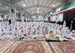 جشن تکلیف ۲ هزار و ۱۰۰ دانش آموز دختر مرندی برگزار شد
