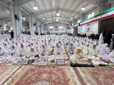 جشن تکلیف ۲ هزار و ۱۰۰ دانش آموز دختر مرندی برگزار شد