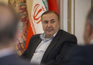 دهک‌بندی یارانه‌ها ایراد دارد/ دولت قبل از حذف و افزایش یارانه‌ها دهک‌ها را اصلاح کند