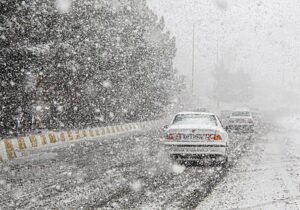 بارش پراکنده برف شهرهای جنوبی آذربایجان‌شرقی را فرا گرفت