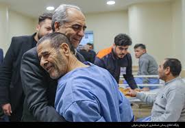 عیادت و تجلیل استاندار آذربایجان شرقی و سرپرست بنیاد شهید استان از جانبازان بستری در بیمارستان فجر تبریز