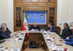 جمع آوری مدارس کانکسی و احداث نیروگاه‌های خورشیدی در آذربایجان‌شرقی اولویت است
