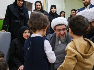 امام جمعه تبریز روزه خود را با کودکان بی‌سرپرست افطار کرد