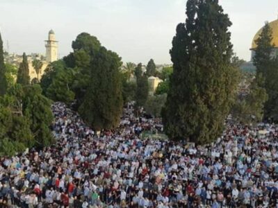 ۱۲۰ هزار فلسطینی نماز عید فطر را در مسجدالأقصی اقامه کردند