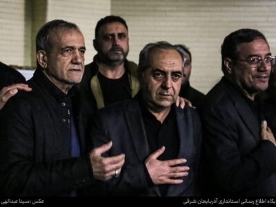 ویدیو/ حضور رییس جمهور و استاندار آذربایجان شرقی در آیین سومین شب قدر مسجد دانشگاه تبریز و پیوستن به دسته عزاداری