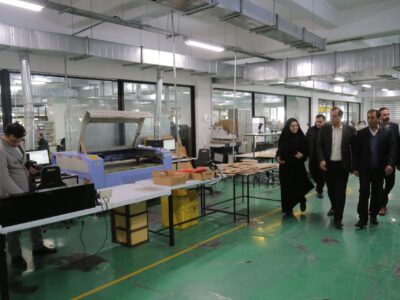 بازدید تقی کرمی، معاون توسعه مدیریت و منابع استاندار آذربایجان شرقی از مجموعه دانش بنیان «صبح پارلار آسیا»  معاون استاندار آذربایجان شرقی در این دیدار با همراهی صفوی، مدیر فناوری اطلاعات استانداری، در جریان مراحل مختلف تولید در این مجموعه بزرگ فناوری قرار گرفت.