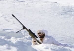 برگزاری عملیات رزم در برف در شبستر