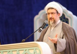 نماز تنها راه سعادت مادی و معنوی بشر است