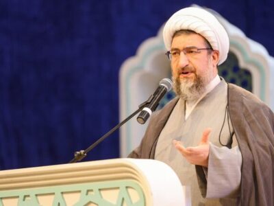 نماز تنها راه سعادت مادی و معنوی بشر است